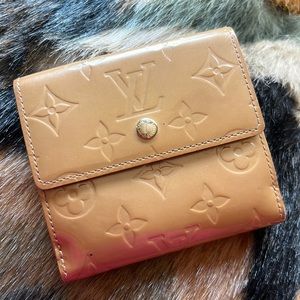 AUTHENTIC Louis Vuitton monogram Vernis champagne trifold elise wallet